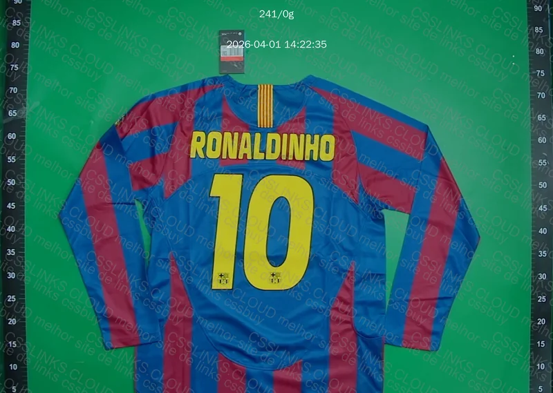 Camisa Barcelona Ronaldinho GL ou RL?
