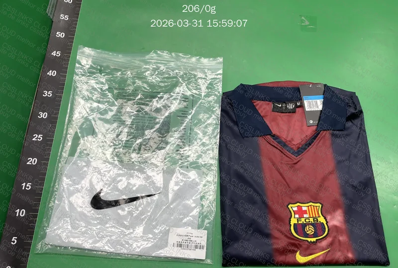 Camisa Barcelona x Travis Scott