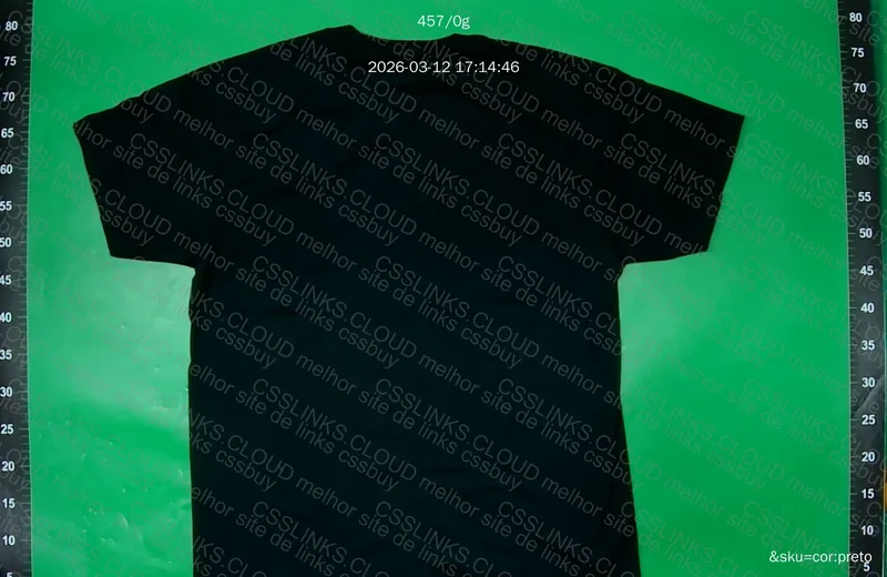 Camisa basica preta e branca