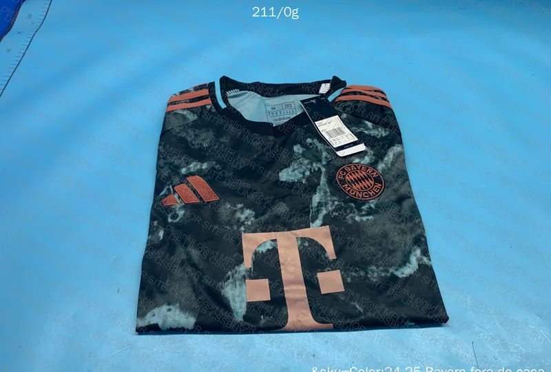 Bayern Shirt 4