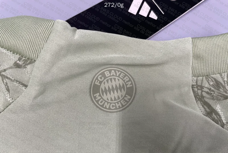 Bayern Munich Oktoberfest Player Shirt - 23/24 4
