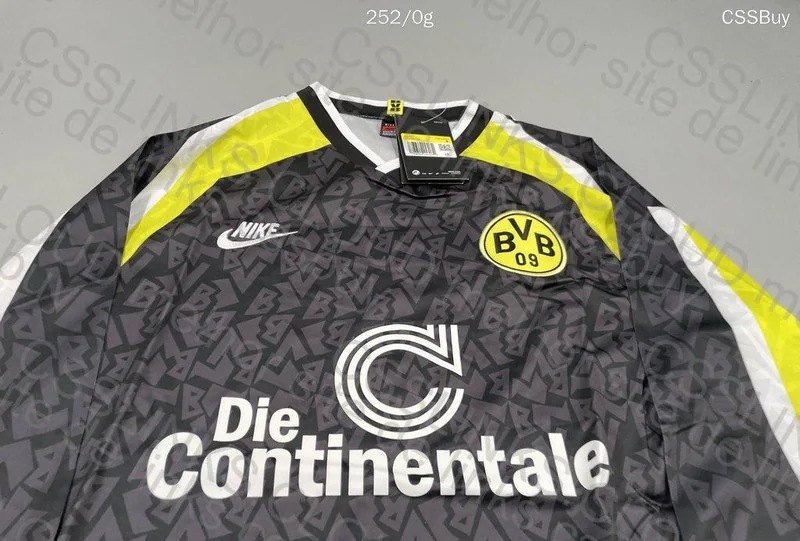 Borussia Dortmund Retro Shirt 3
