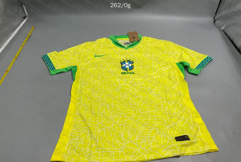 Brazil 24/25 - Random Team Player Jersey 3
