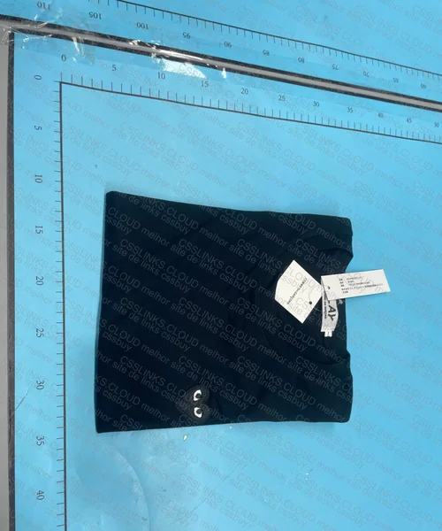 Black and White CDG Shirt (Help Pls)