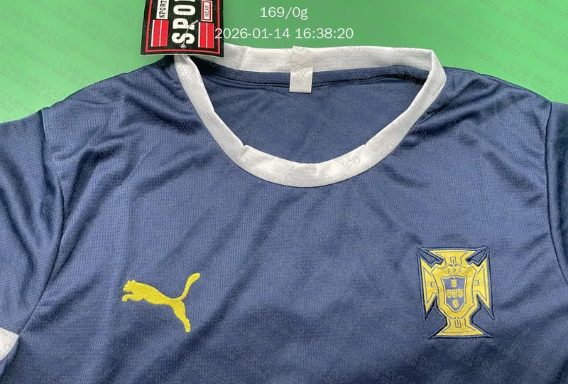 Camisa de time aleatória