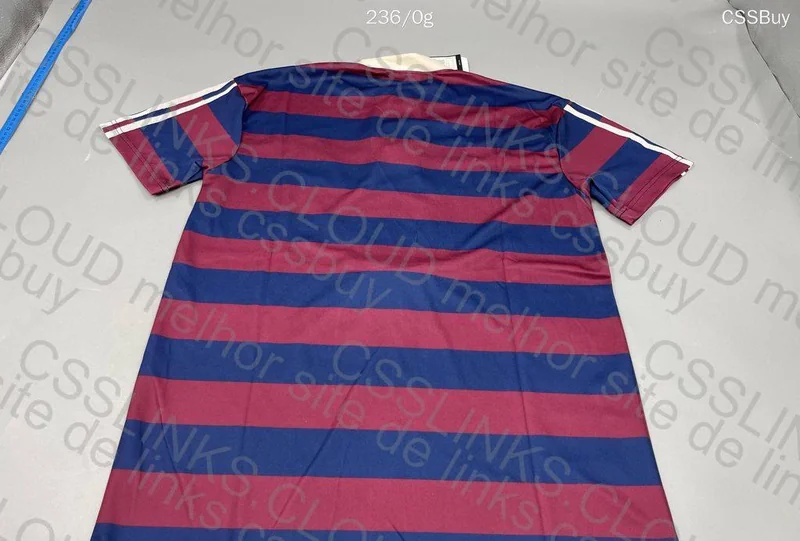 Newcastle United Retro Team Jersey 3
