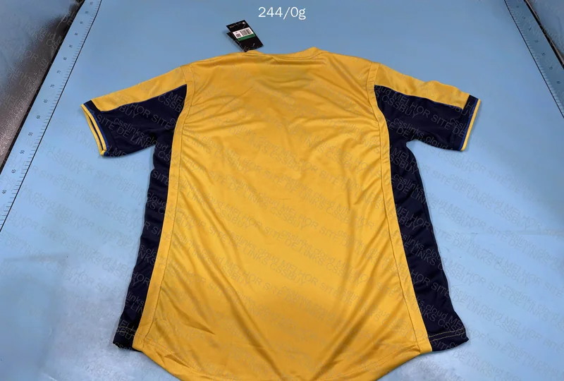 Arsenal Shirt 1999/2000 6