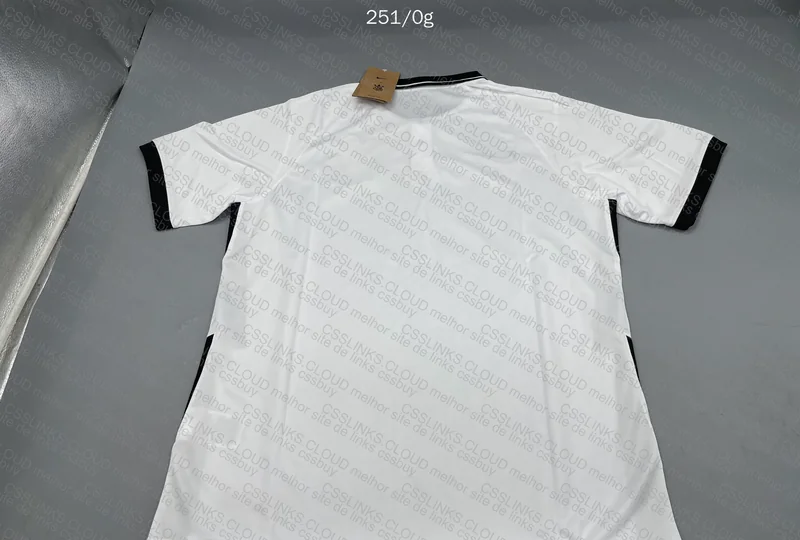 Cortinas 🅱 Shirt