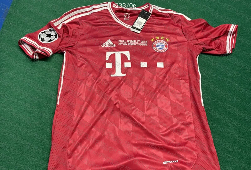 Robben 2013 Final Jersey 4