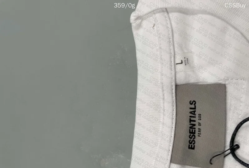 ESSENTIAL Shirt