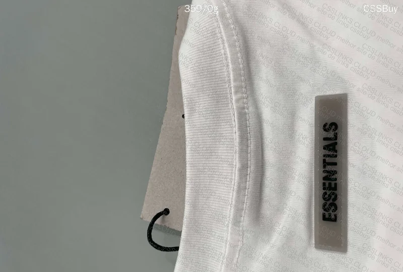 ESSENTIAL Shirt 3