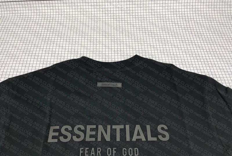 ESSENTIALS Shirt 3