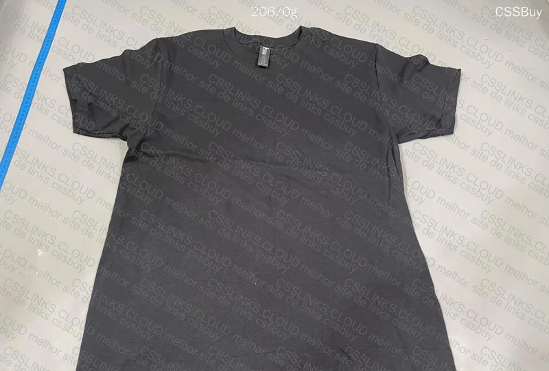 Gildan Shirt 4