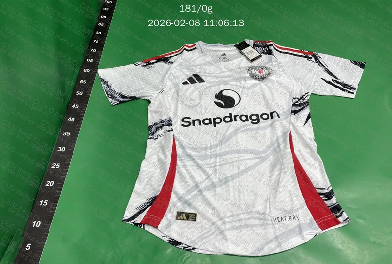 Camisa Manchester United 25/26 Versão Jogador 3