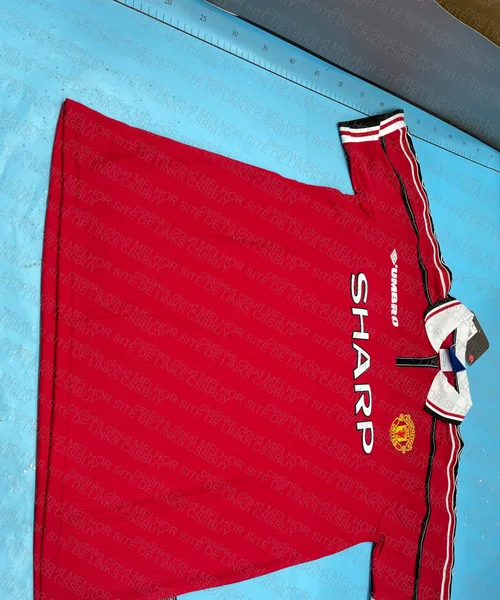 Manchester United Shirt 98/99 - No Number/Badges 4