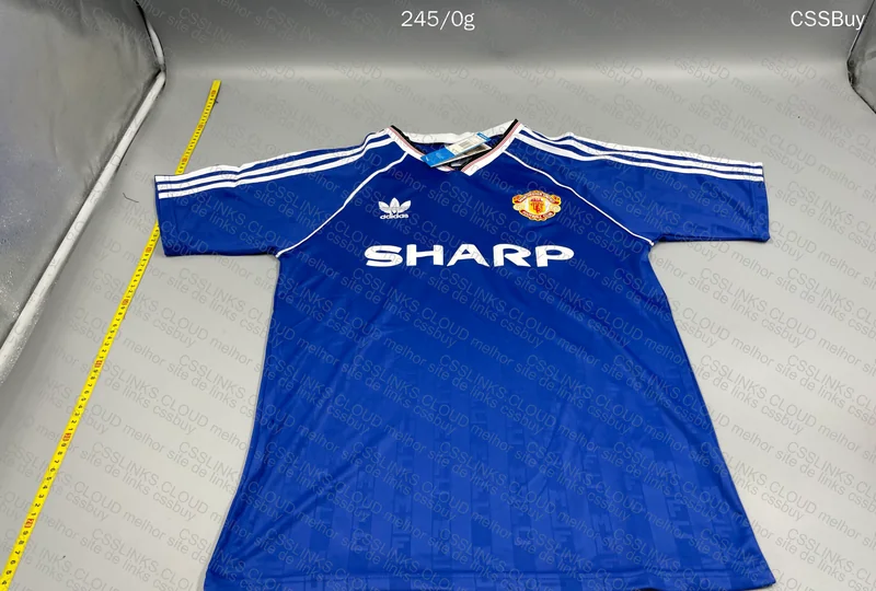 Manchester United Retro Shirt (1988) 3