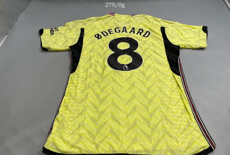 Player Model Shirt 4