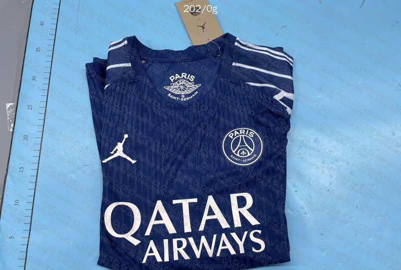 PSG 24/25 Shirt (help please)