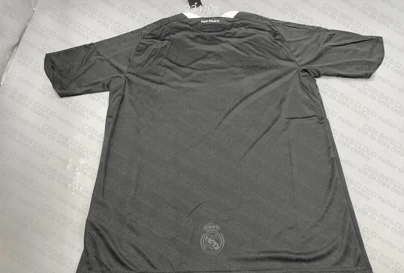 Real Madrid 08/09 Away Shirt 4