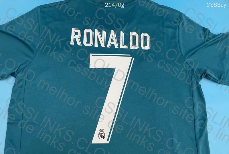 Real Madrid Jersey 17/18 4