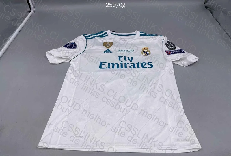 Real Madrid Jersey 17/18 4