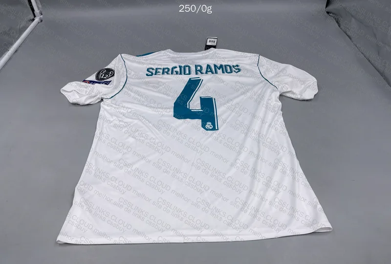 Real Madrid Jersey 17/18 6