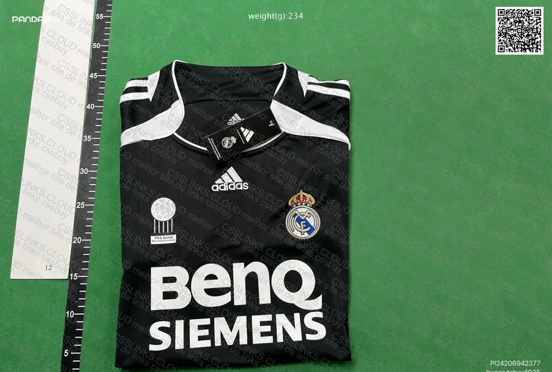 Real Madrid Jersey 2006 Retro 3