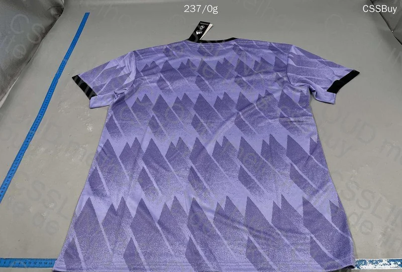 Real Madrid 2022/2023 Away Jersey 7