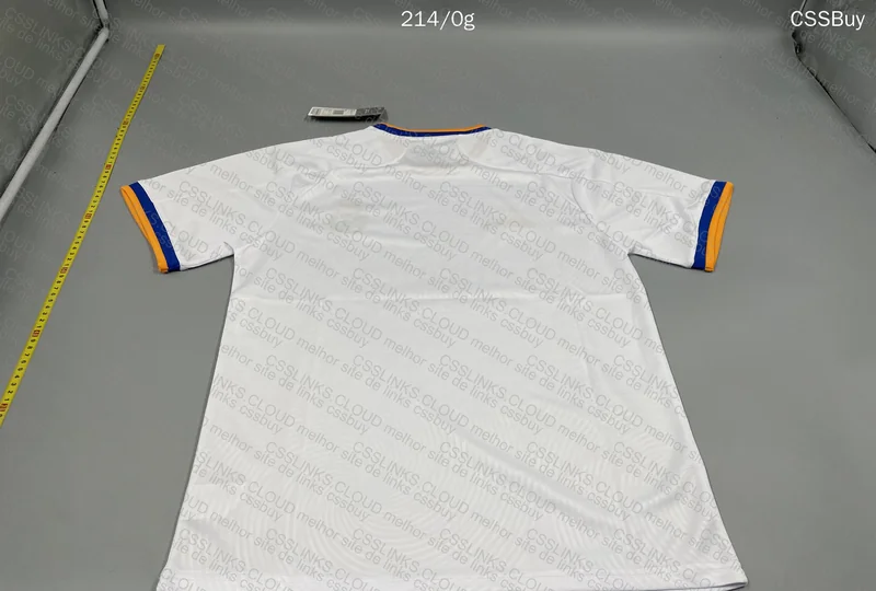 Real Madrid 21/22 Jersey 6