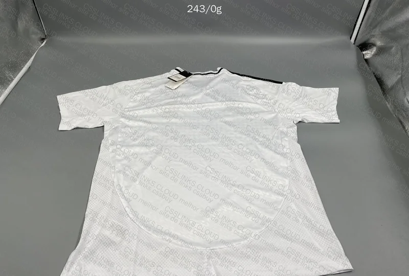 Real Madrid 24/25 - Fan Version Jersey 6