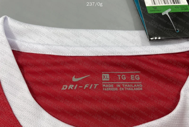 Random Retro Shirt 39Y 4