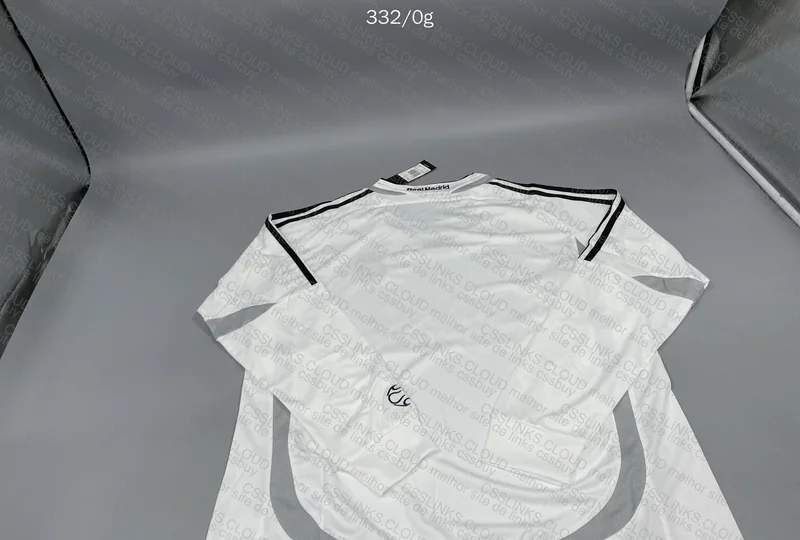 Real Madrid Retro Shirt 3
