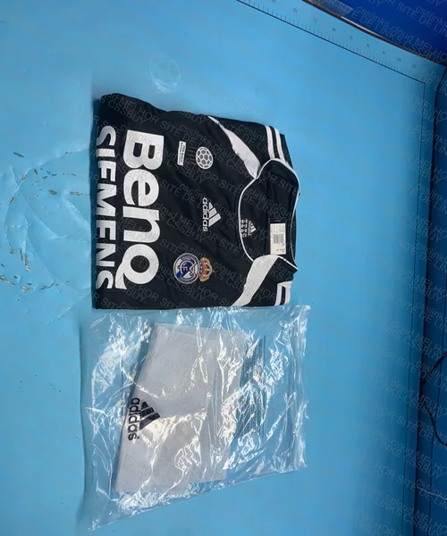 Real Madrid Retro Shirt