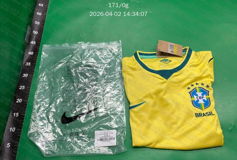 Camisa Seleção Brasileira TorcedorPreço: 29,50 YTamanho: SPeso: 171g 4