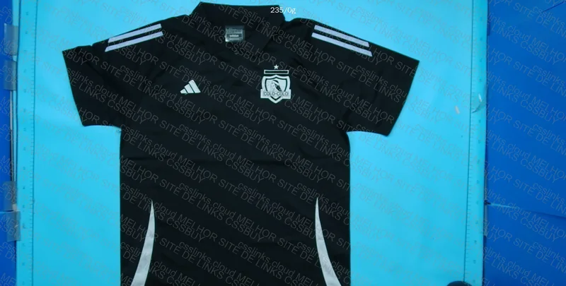 Random Team Shirt - Colo Colo Fan