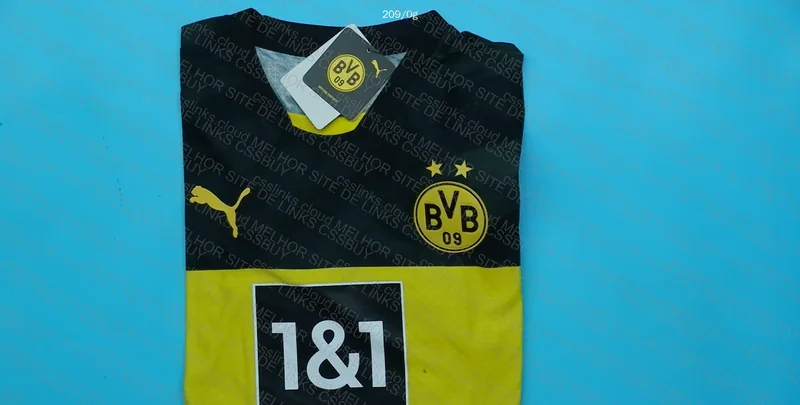 Random Team Shirt - Borussia Dortmund Player 3