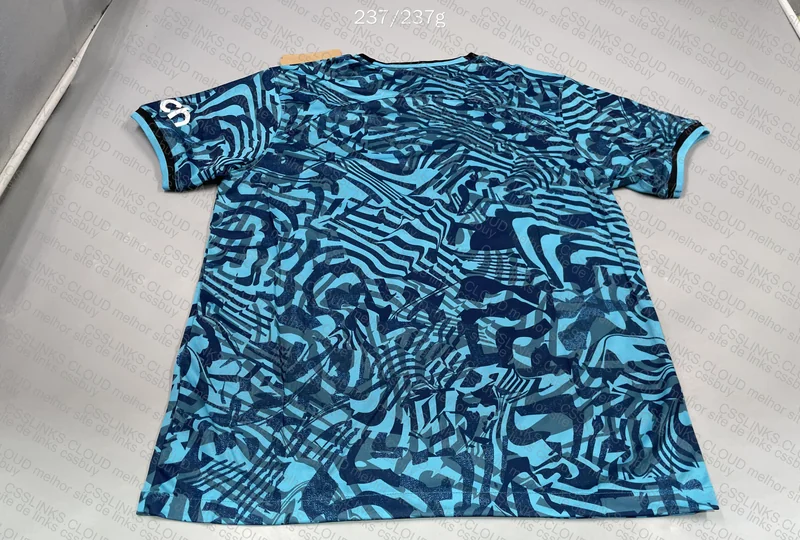 Tottenham 22/23 Fan Shirt (Random Football Shirt) 4