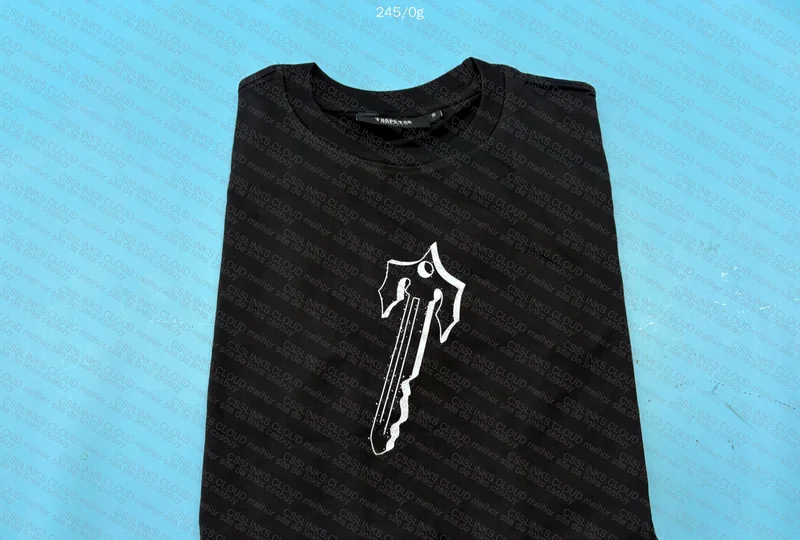 TRAPSTAR Shirt with Keychain
