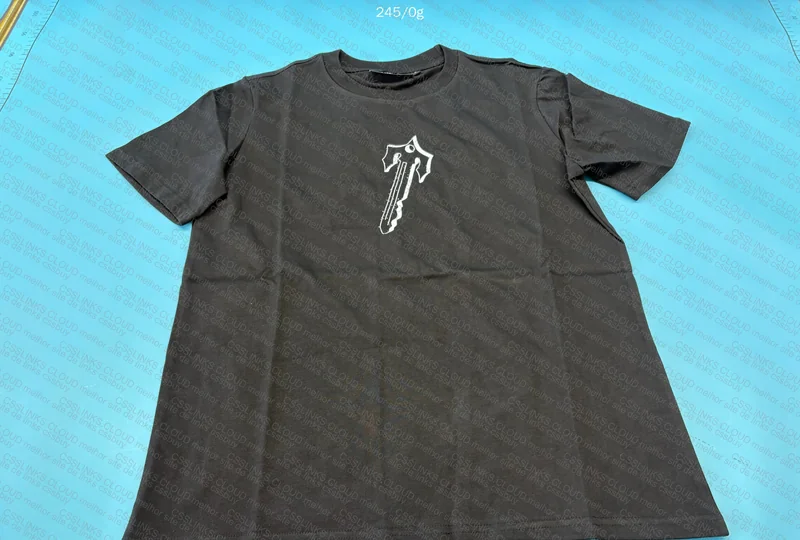 TRAPSTAR Shirt with Keychain 3