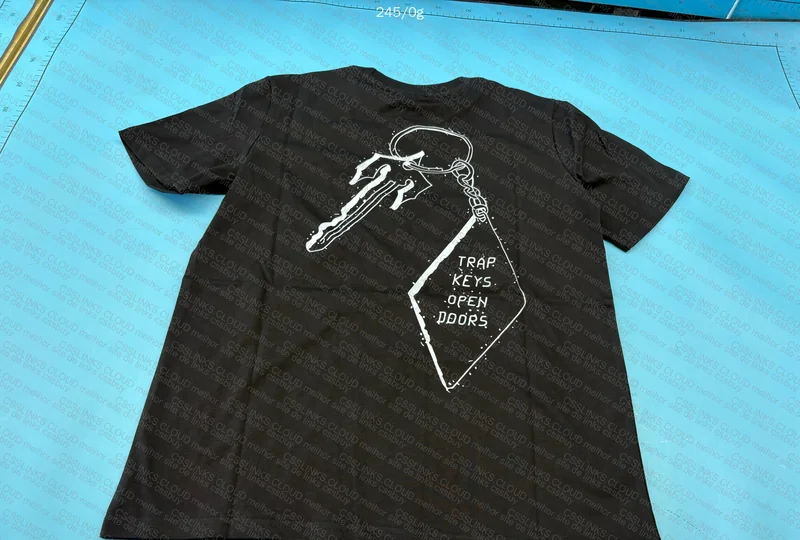 TRAPSTAR Shirt with Keychain 4