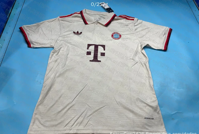 Team Jerseys: Bayern Munich and Milan 3