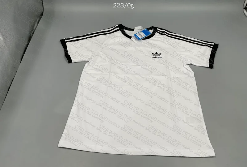 Adidas T-Shirt
