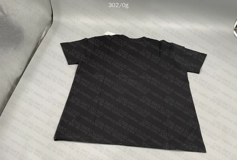 Ami de Coeur T-Shirt 2