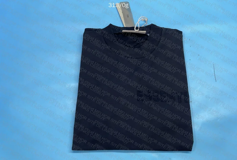 Art T-Shirt and Essentials T-Shirt - GL????