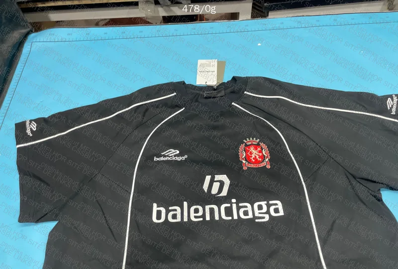 Balenciaga T-Shirt Soccer - Black 9