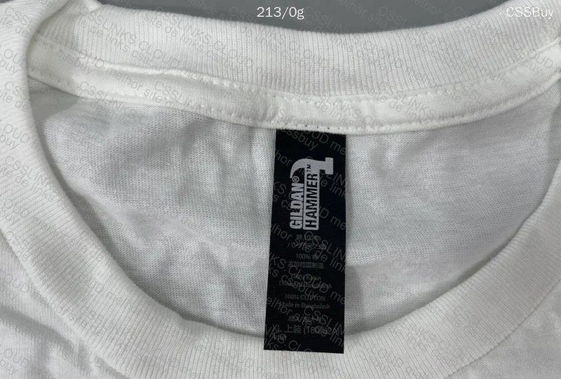 Basic Gildan T-Shirt 4