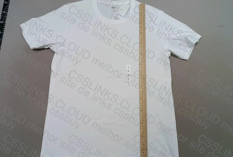 Uniqlo Basic T-Shirt 2