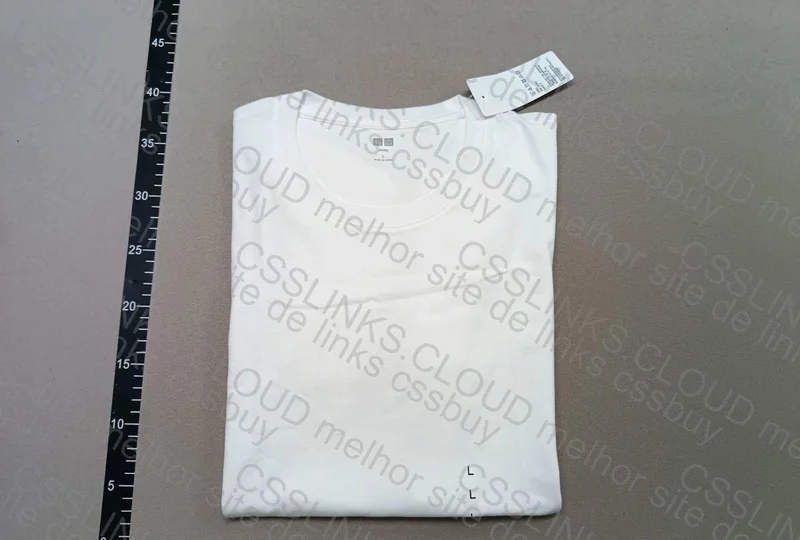 Uniqlo Basic T-Shirt 3