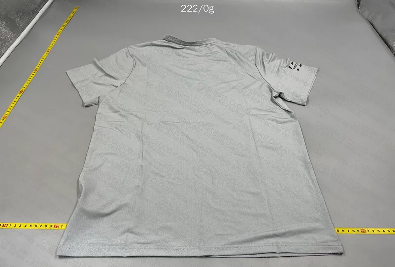 T-Shirt + Under Armour Shorts 2