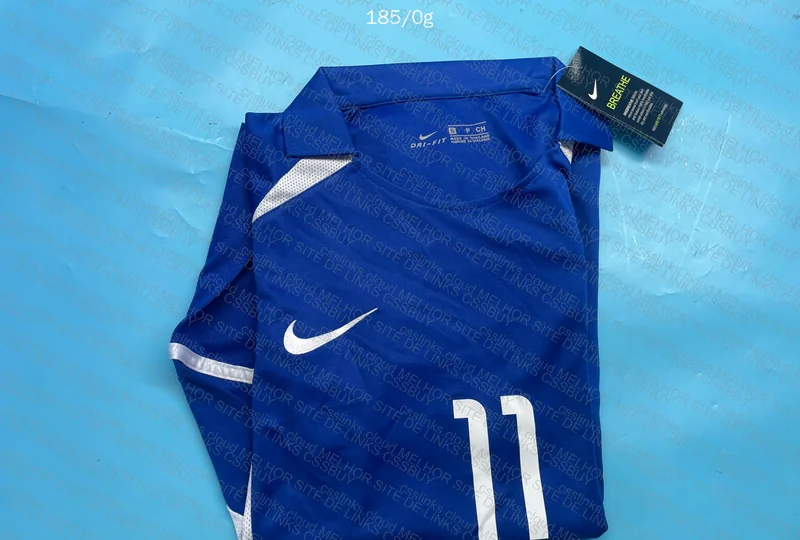 Brazil 2002 World Cup Jersey - Number 11 - Ronaldinho 4